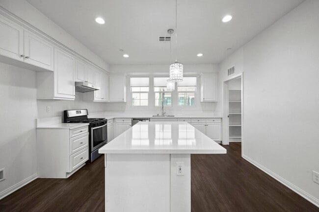 Photo - 8887 Orangethorpe Ave