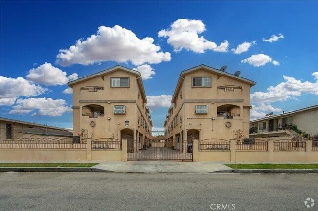 Building Photo - 1520 W 227th St Rental