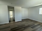 Photo - 4911 Glen St