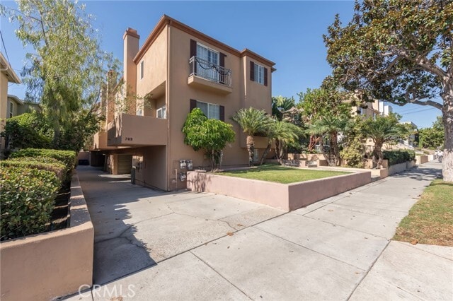 Building Photo - 703 Main St