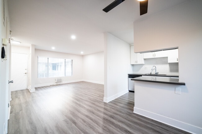 Photo - 2233 Ridgeley Dr