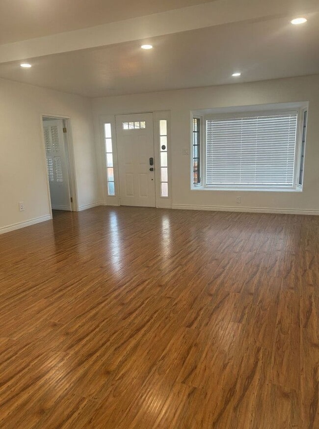 Building Photo - Stunning 3BD/2BA Corner-Lot Home w/ Relaxing Views – Only $4,495 – Mission Heights