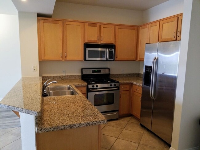 Gaslamp 1 bedroom with View, Wood floors, ... - Gaslamp 1 bedroom with View, Wood floors, ... House
