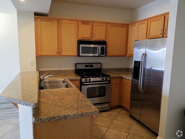 Building Photo - Gaslamp 1 bedroom with View, Wood floors, ... Rental