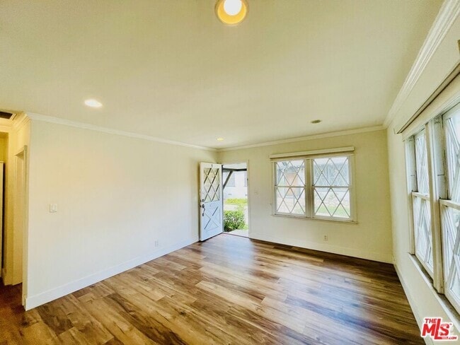 Building Photo - 4441 Tujunga Ave Rental