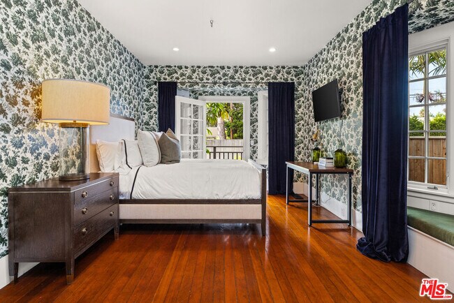 Photo - 1 Miramar Ave