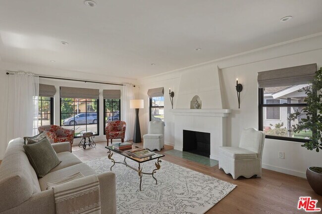 Photo - 3866 Olmsted Ave