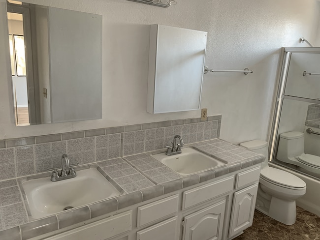 Photo - 825 Raaberg Way Unit C