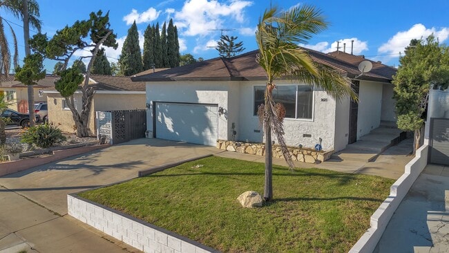 Photo - 1621 W 122nd St