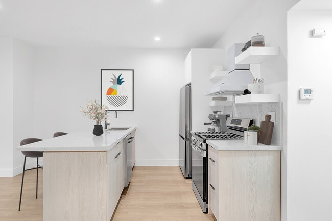 Photo - 2062 Dracena Dr