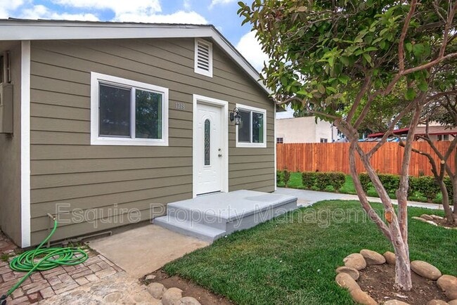 Building Photo - 1218 N Olive St Unit #A