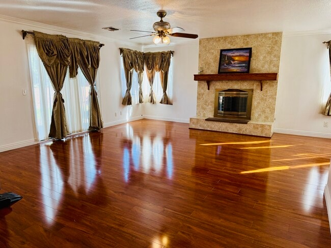 Photo - 6815 Sowell Ave