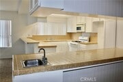 Photo - 915 Diamond St Townhome