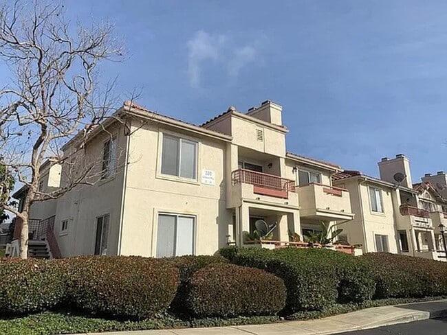 Available 2 bedroom/2 bath condo in a grea... - Available 2 bedroom/2 bath condo in a grea... Unit 44