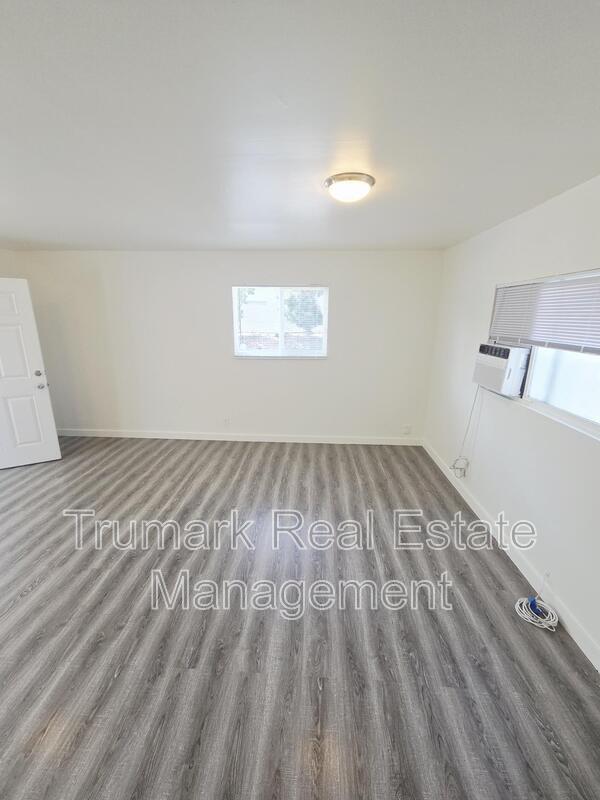 Photo - 1020 S Gerhart Ave