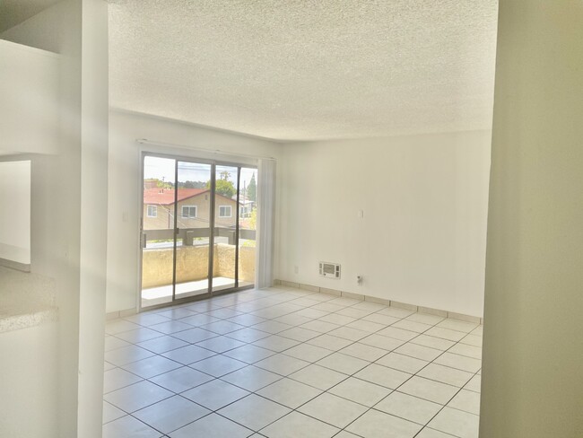 Photo - Anza Victoria Apartments