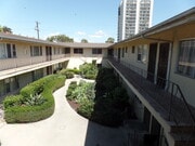 Courtyard - 728 Cedar Ave Condo Unit 28