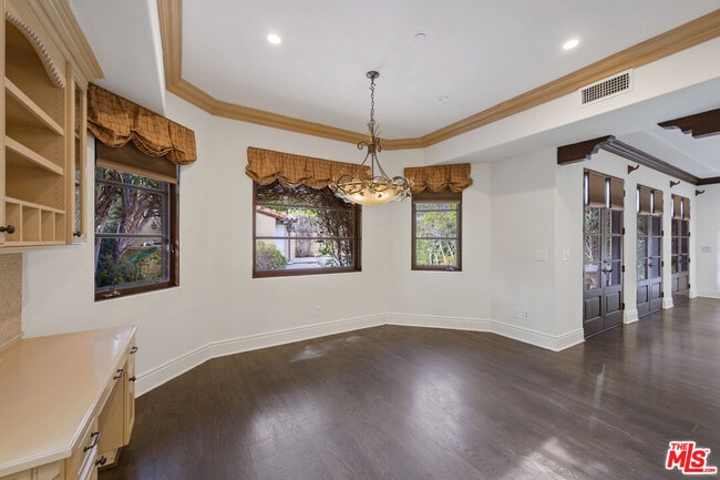 Photo - 305 N Palm Dr