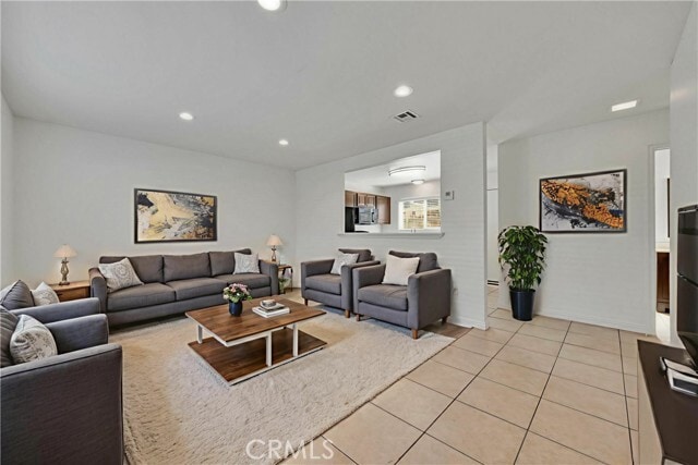 Photo - 980 E Mission Ave