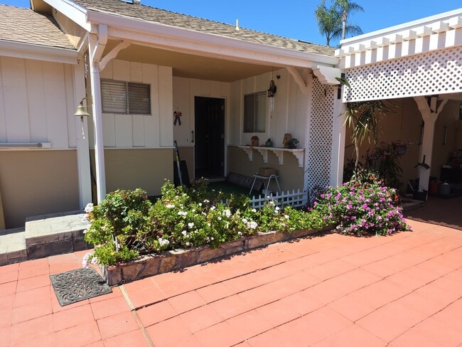 Photo - 2493 Los Feliz Dr