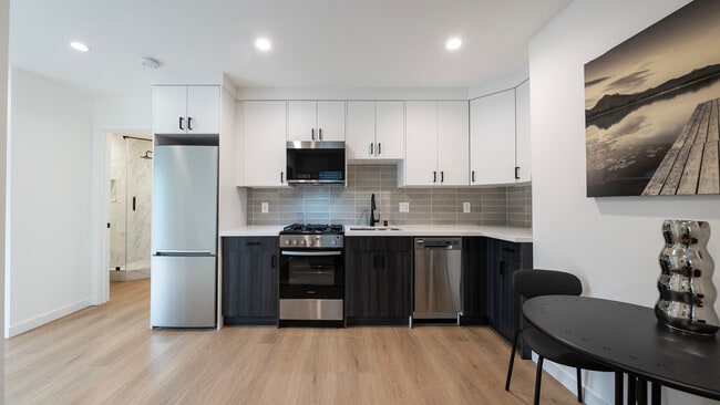 Photo - 611 Occidental Blvd