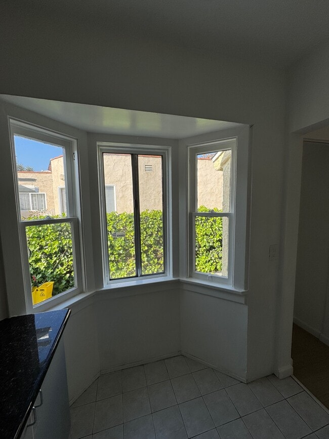 Photo - 2217 Selby Ave