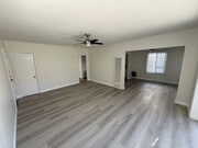 Photo - Beautiful 2 Bedroom Belmont Shore Apartment for Rent - Garage Parking Included! Unit #A