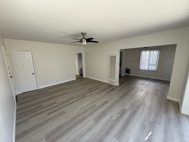 Photo - Beautiful 2 Bedroom Belmont Shore Apartment for Rent - Garage Parking Included! Unit #A