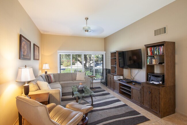 Photo - 2348 Los Coyotes Dr