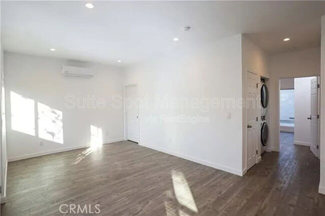 Photo - 456 N Batavia St Unit 458