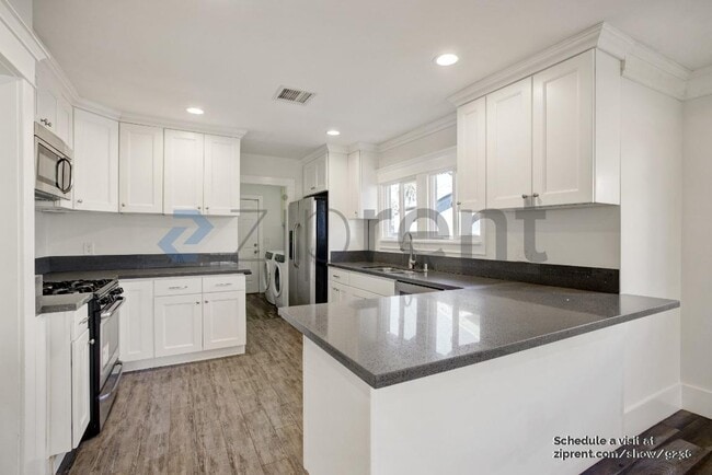 Photo - 4315 La Salle Ave