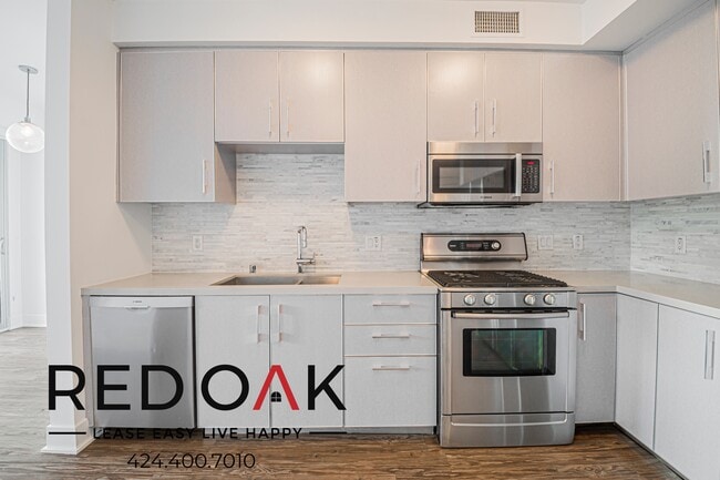 Photo - 1168 S Barrington Ave Unit 401