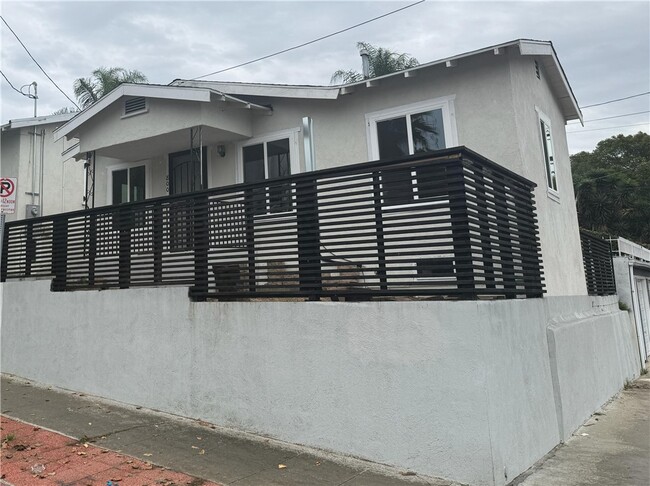 Building Photo - 800 Rosemont Ave