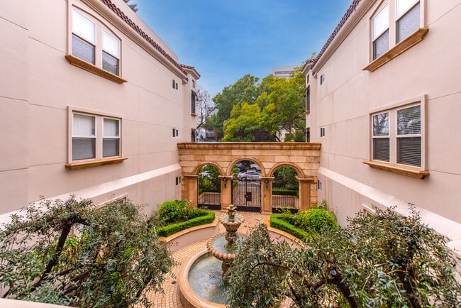 Photo - 1658 Camden Ave Unit 203