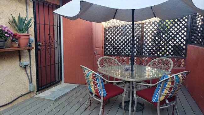 300 ft sq private patio - 4049 Sunset Dr Apartments