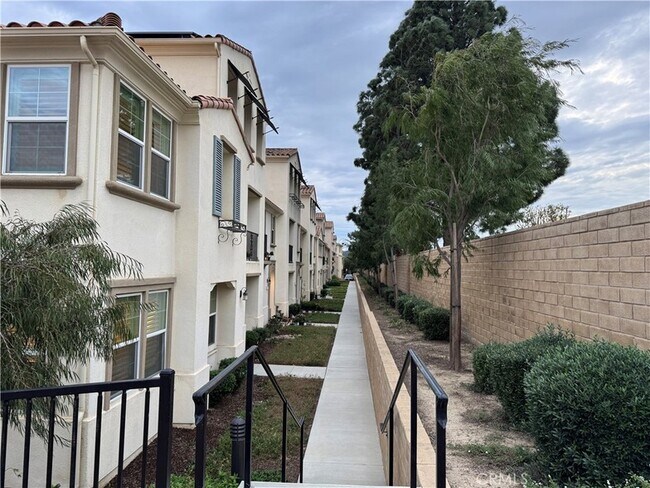 Photo - 401 Castiano St