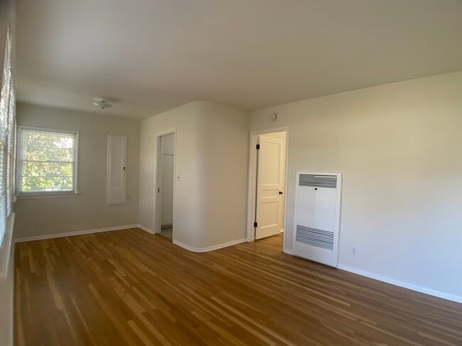Living Room - 1008 Euclid St Unit C