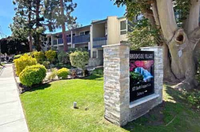 Building Photo - 802 Camino Real Unit 201