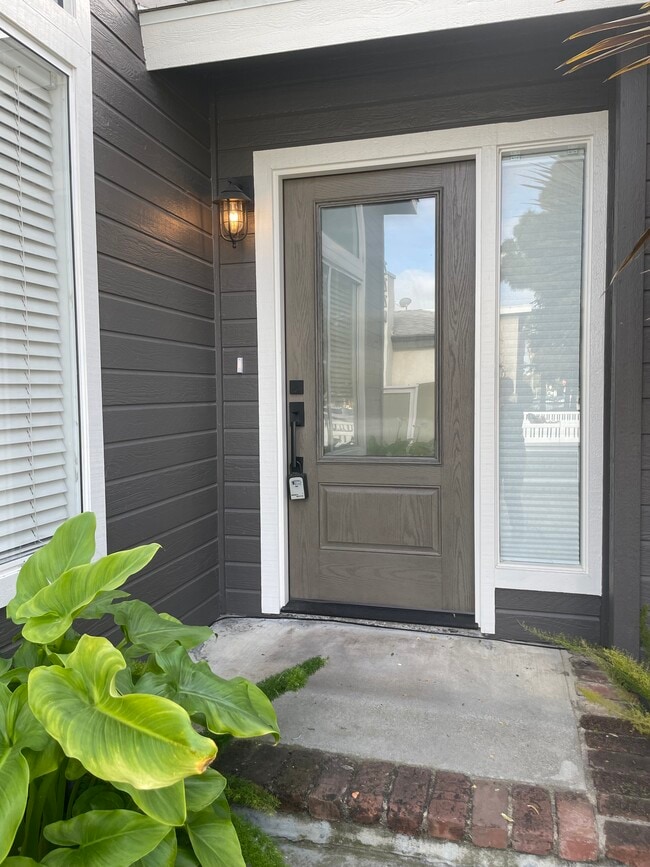 Welcome home - 2220 Curtis Ave