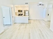 Photo - 515 Lands End Way