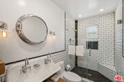 Photo - 4040 Rosabell St
