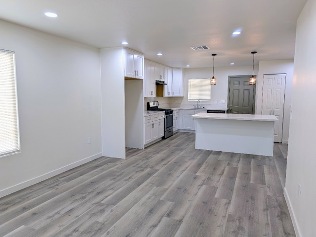 Photo - 1358 N Murray St