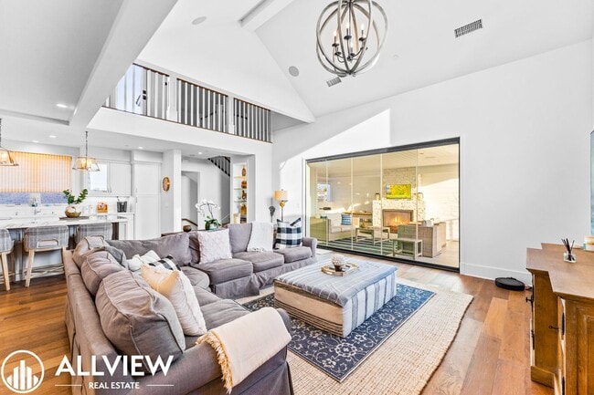 Photo - Gorgeous 3 bed 3.5 bathroom home available month to month in the highly desired city of Corona De...