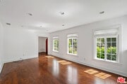 Photo - 403 N Plymouth Blvd House