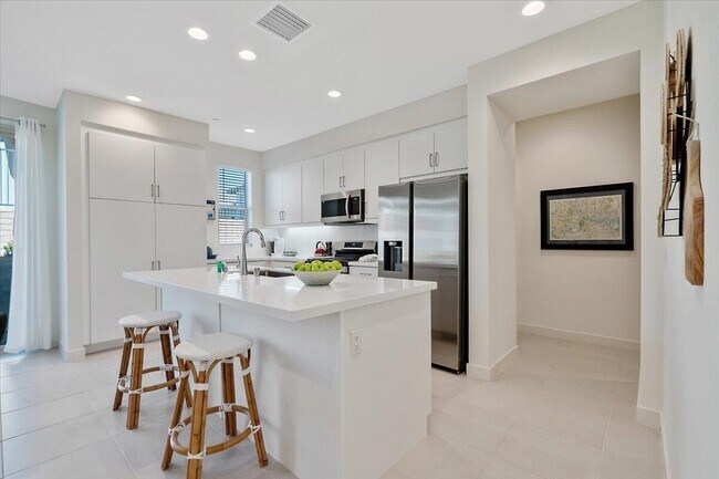 Building Photo - 80238 Whisper Rock Way
