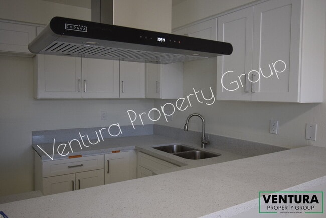 Building Photo - AVAILABLE SOON! NEWLY RENOVATED Spacious 2-Bed, 2-Bath Unit # B