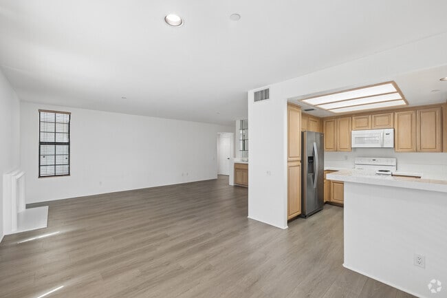 2BR, 2BA - 1,523SF - Living Room - 555 Barrington