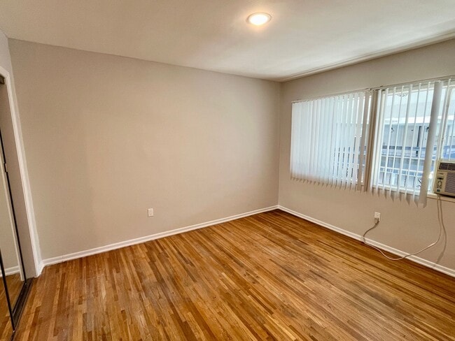 Photo - 652 Veteran Ave