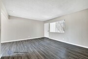 Photo - Raymond Court Apartments