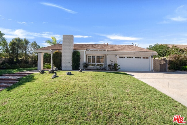 Photo - 10945 Cozycroft Ave